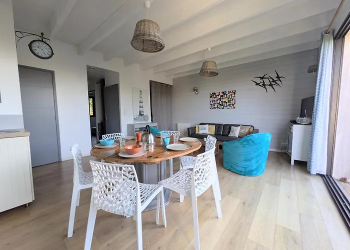 Maison à 100 m de la plage, port et commerces à pieds -Les gîtes de Rhuys